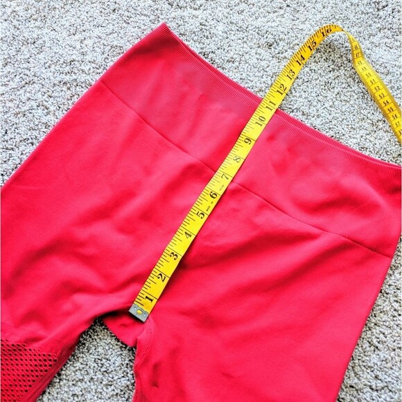 ⭐NWOT Red Fabletics Powerhold Compression Leggings⭐ - Picture 11 of 12